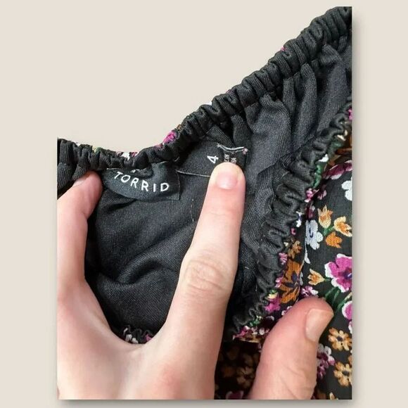 Torrid Beautiful Black Purple Floral Print Smocked Chiffon Top - 4x - Picture 6 of 6